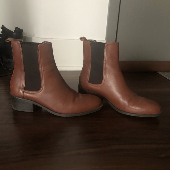 kenneth cole salt heeled chelsea boot